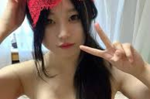 冲上热搜47岁女演员复出