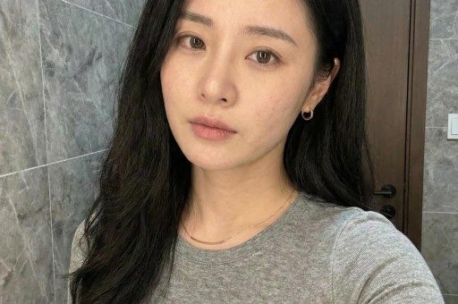 热搜爆了！谢娜演唱会后台花海刷屏肖战粉色花篮看哭全网